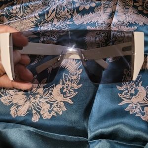 Reposhed Max Mara sunglasses